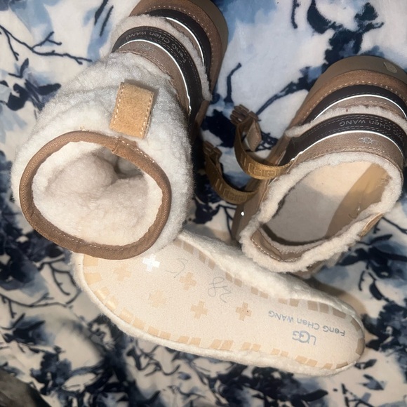 Exclusive feng uggs - Picture 5 of 6